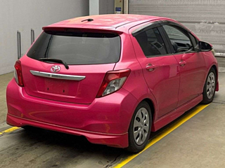 TOYOTA VITZ 2012