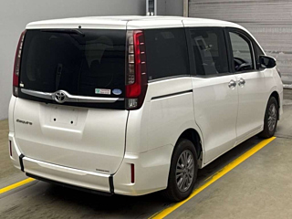 TOYOTA ESQUIRE 2017
