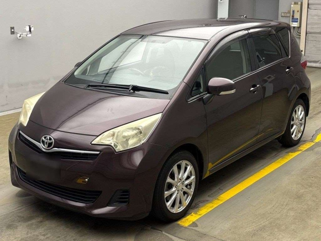 TOYOTA RACTIS 2011