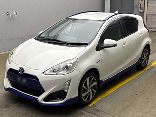 TOYOTA AQUA 2015