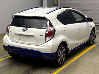 TOYOTA AQUA 2015