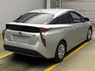 TOYOTA PRIUS 2016