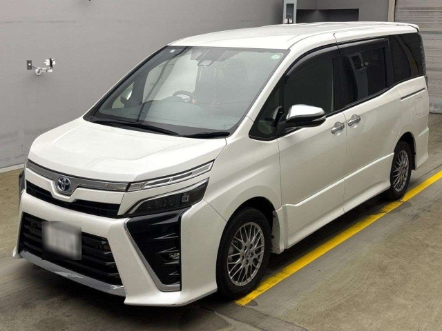 TOYOTA VOXY 2021