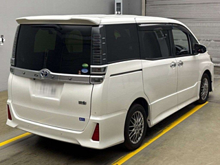 TOYOTA VOXY 2021