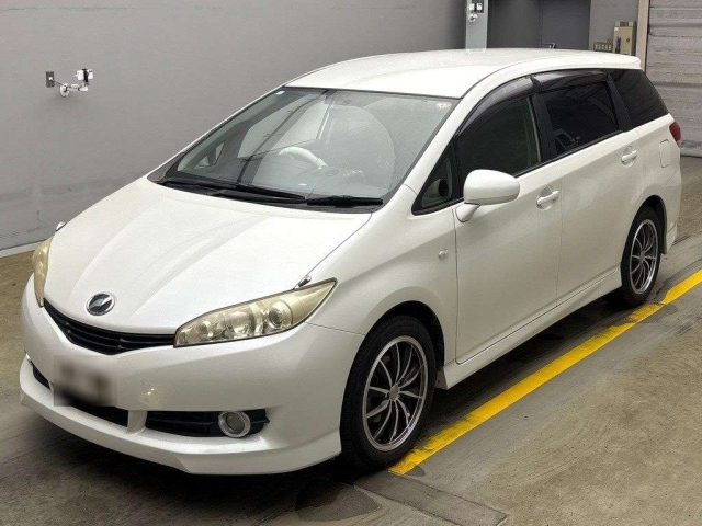 TOYOTA WISH 2010
