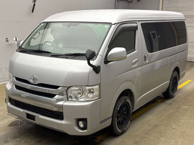 TOYOTA HIACE 2017