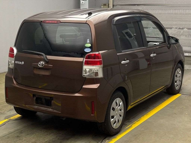 TOYOTA SPADE 2012
