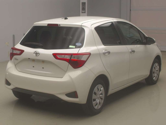 TOYOTA VITZ 2019