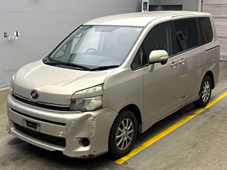 TOYOTA VOXY 2011