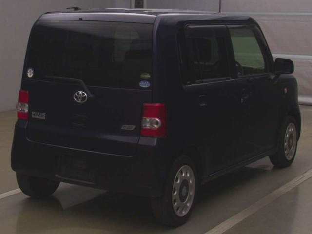 TOYOTA PIXIS SPACE 2015