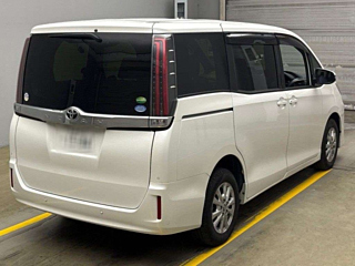 TOYOTA NOAH 2019