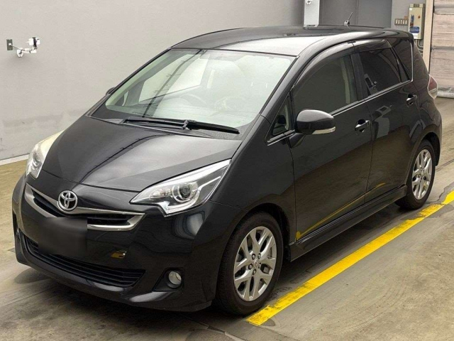 TOYOTA RACTIS 2014