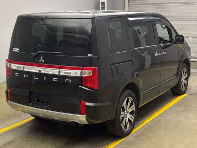 MITSUBISHI DELICA D5 2022