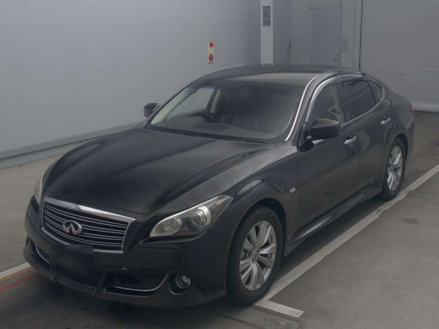 NISSAN FUGA 2010