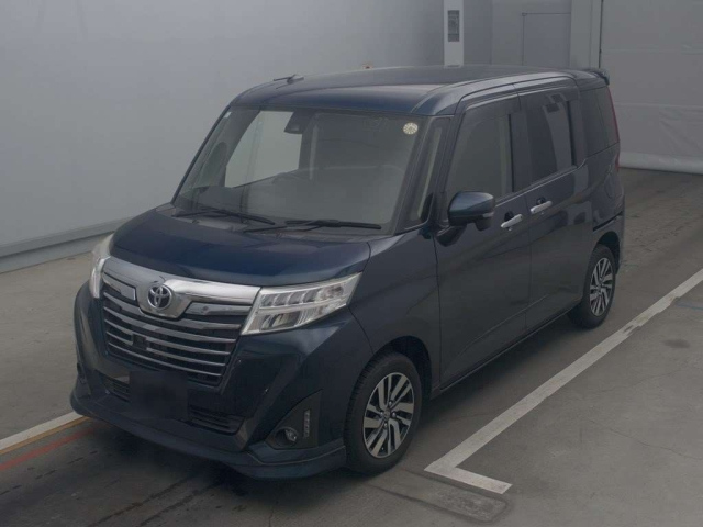 TOYOTA ROOMY 2017