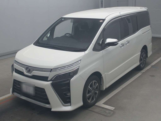 TOYOTA VOXY 2020