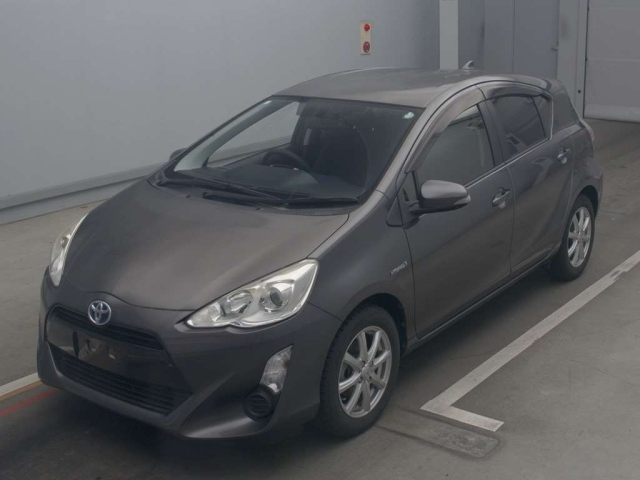 TOYOTA AQUA 2015