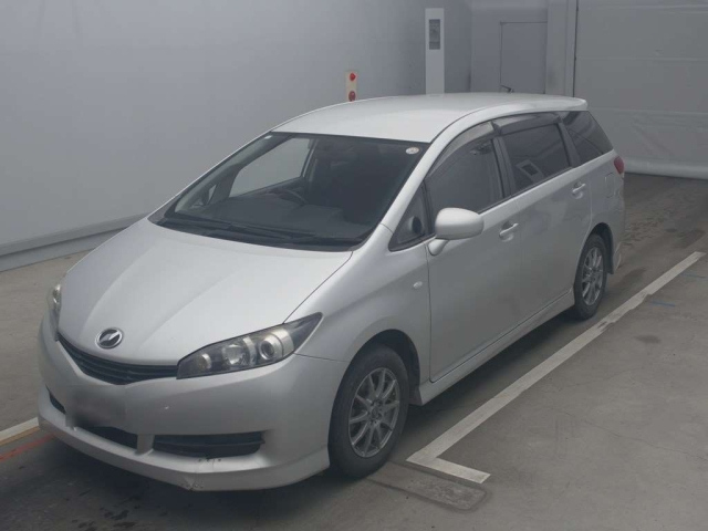 TOYOTA WISH 2010