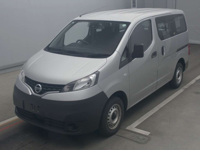 NISSAN NV200 2020