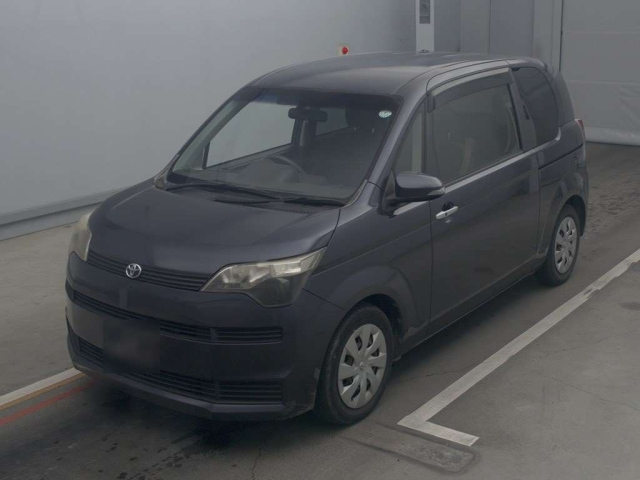 TOYOTA SPADE 2013