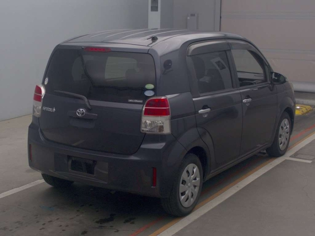 TOYOTA SPADE 2013