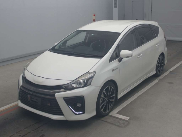TOYOTA PRIUS ALPHA 2018