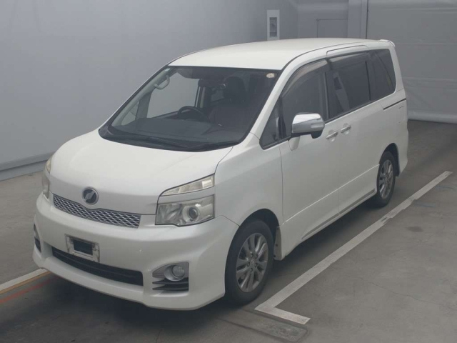 TOYOTA VOXY 2012