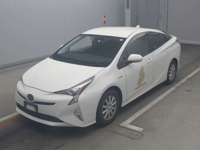 TOYOTA PRIUS 2016