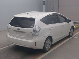TOYOTA PRIUS ALPHA 2012