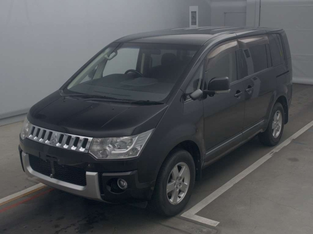 MITSUBISHI DELICA D5 2012