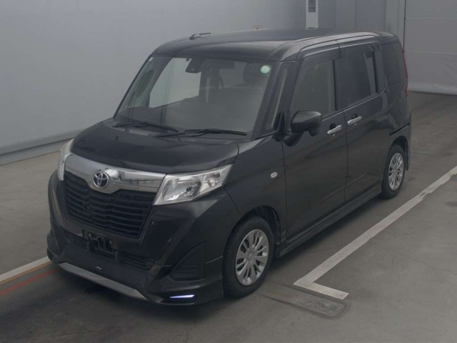TOYOTA ROOMY 2017
