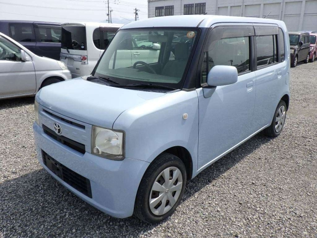 TOYOTA PIXIS SPACE 2013