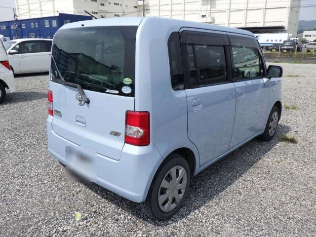TOYOTA PIXIS SPACE 2013