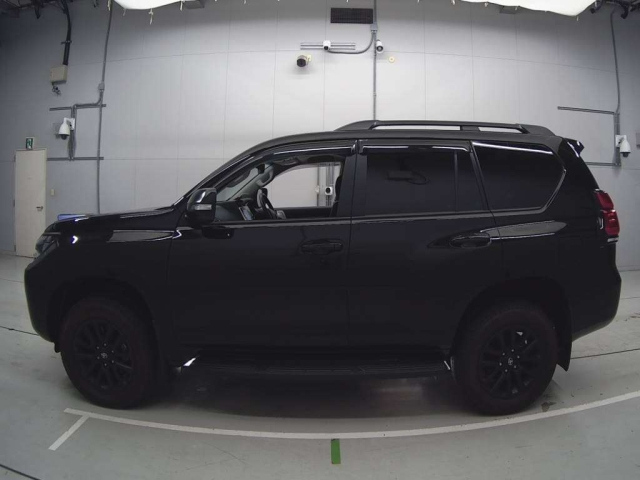 TOYOTA LAND CRUISER PRADO 2023