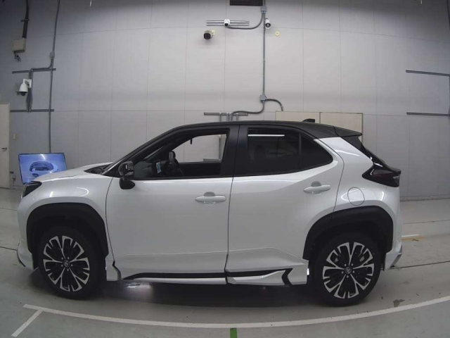 TOYOTA YARIS CROSS 2025