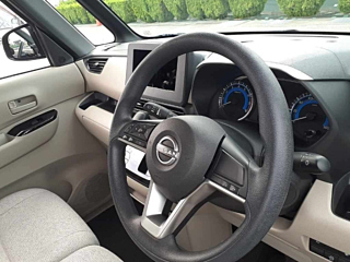 NISSAN ROOX 2023