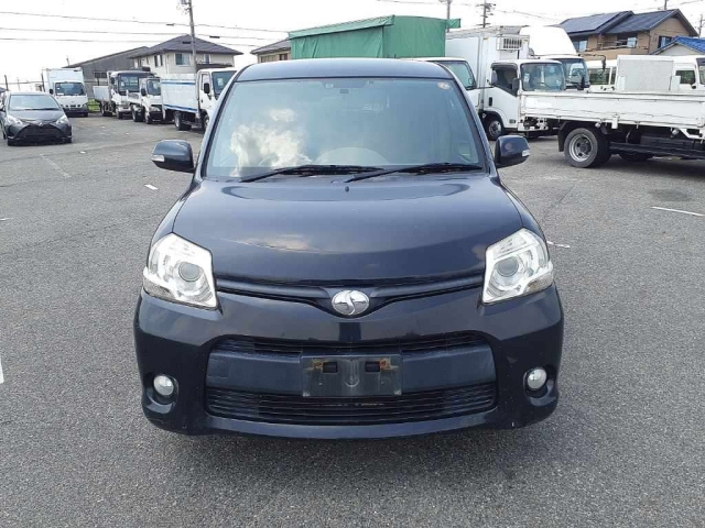 TOYOTA SIENTA 2014