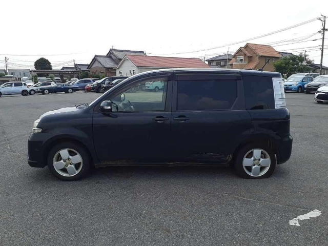 TOYOTA SIENTA 2014
