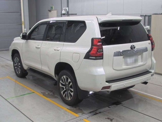 TOYOTA LAND CRUISER PRADO 2023