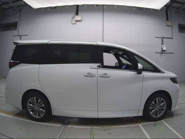 TOYOTA ALPHARD 2025