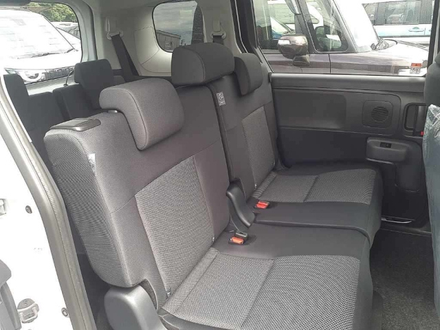 TOYOTA SIENTA 2025