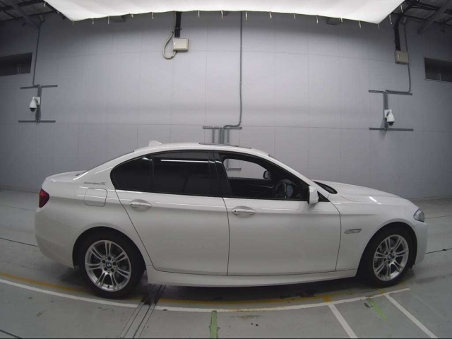 BMW 5 SERIES 2013