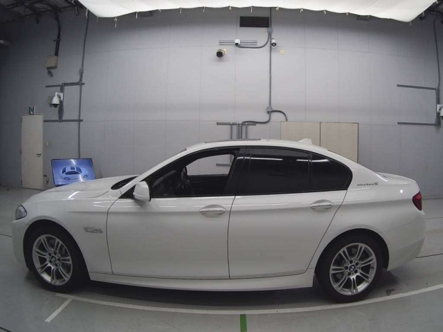BMW 5 SERIES 2013