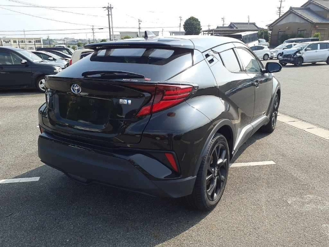 TOYOTA C-HR 2023
