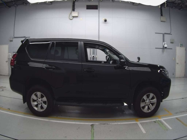 TOYOTA LAND CRUISER PRADO 2021