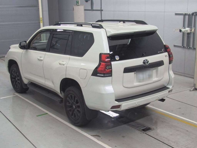 TOYOTA LAND CRUISER PRADO 2023