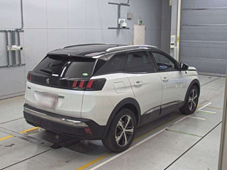Заказать PEUGEOT 3008