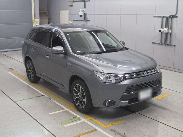 MITSUBISHI OUTLANDER PHEV 2015