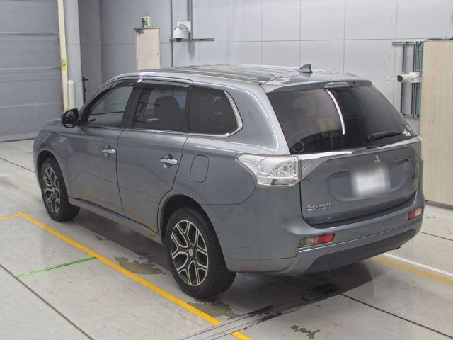 MITSUBISHI OUTLANDER PHEV 2015