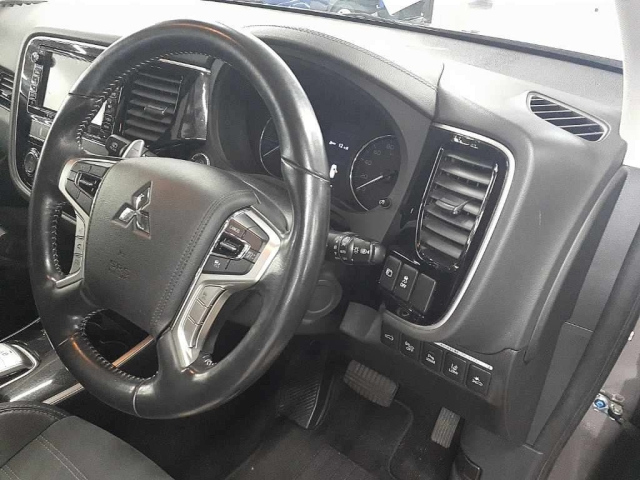 MITSUBISHI OUTLANDER PHEV 2019